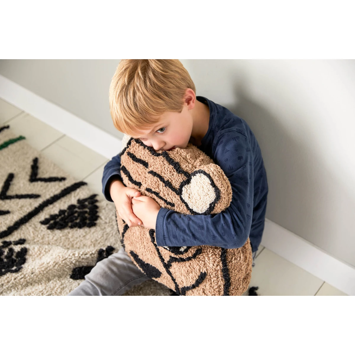 Lifetime half-height bed Wild Life with play curtain, chalkboard rolling floor whitewash