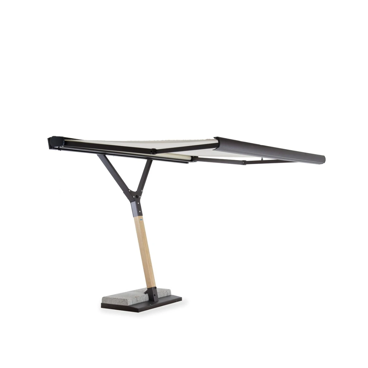 Parasol Salento ouverture motorized 300 X 250 structure latérale bronze