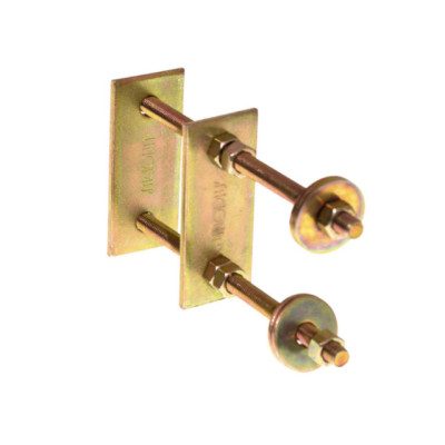 Équerre spéciales pour fixer les piliers