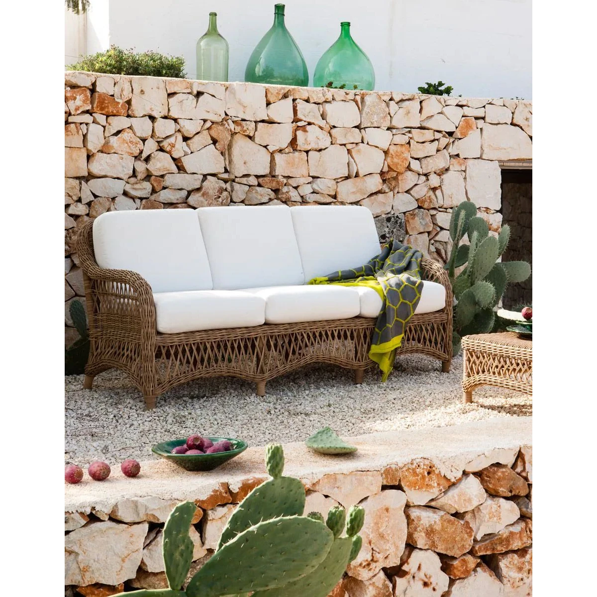 Unopiù Olimpia sofa 193 cm in WaProLace Garden Sofa