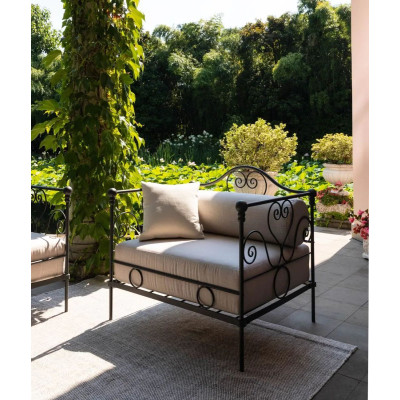 Lounge chair in wrought iron Aurora by Unopiù without seat cushion