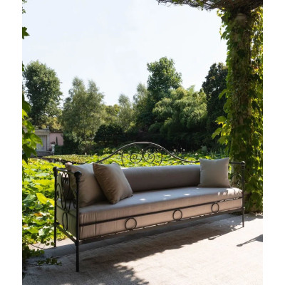 Sofa in wrought iron Aurora by Unopiù without seat cushion