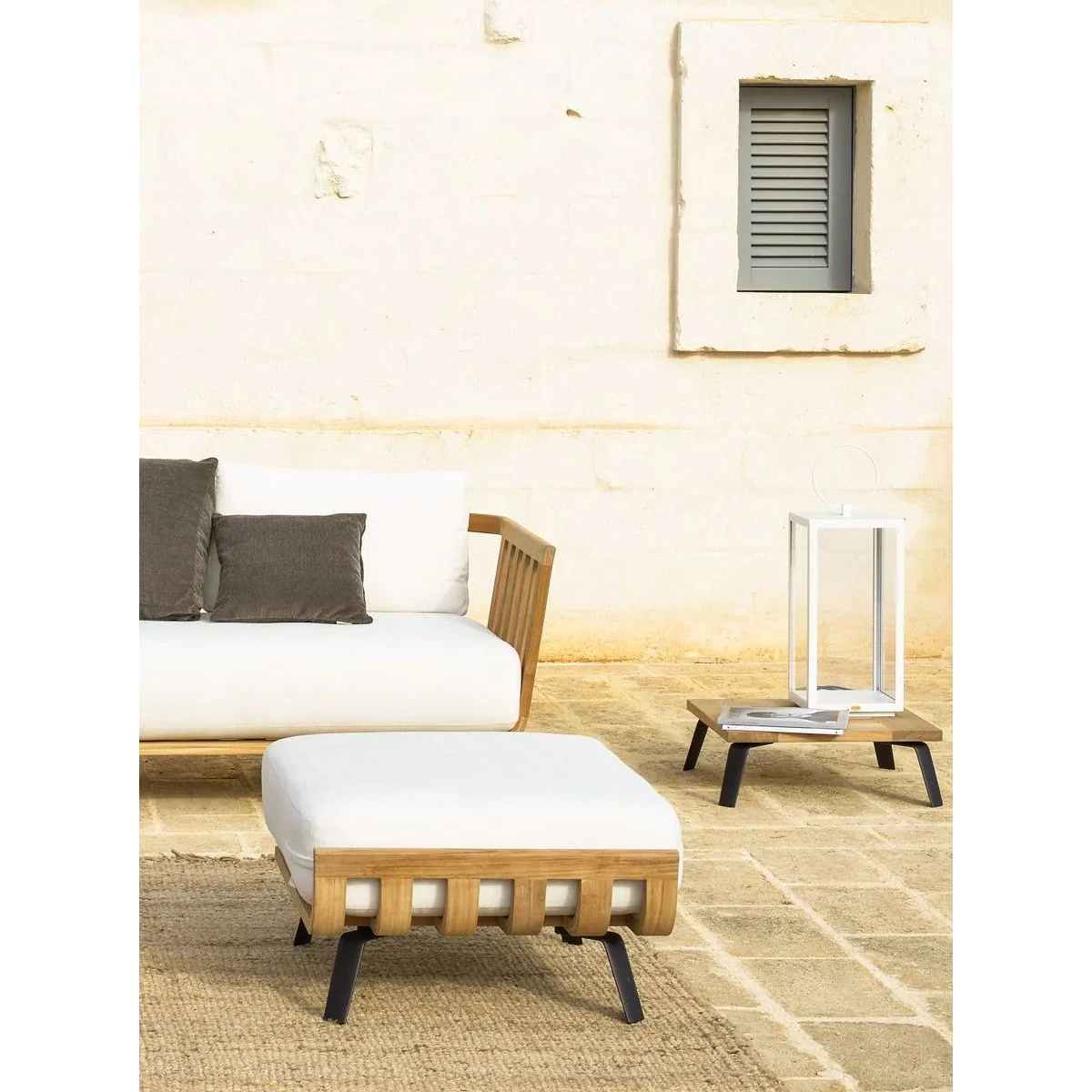 Unopiù Welcome - Pouf in teak per esterni con cuscino di seduta