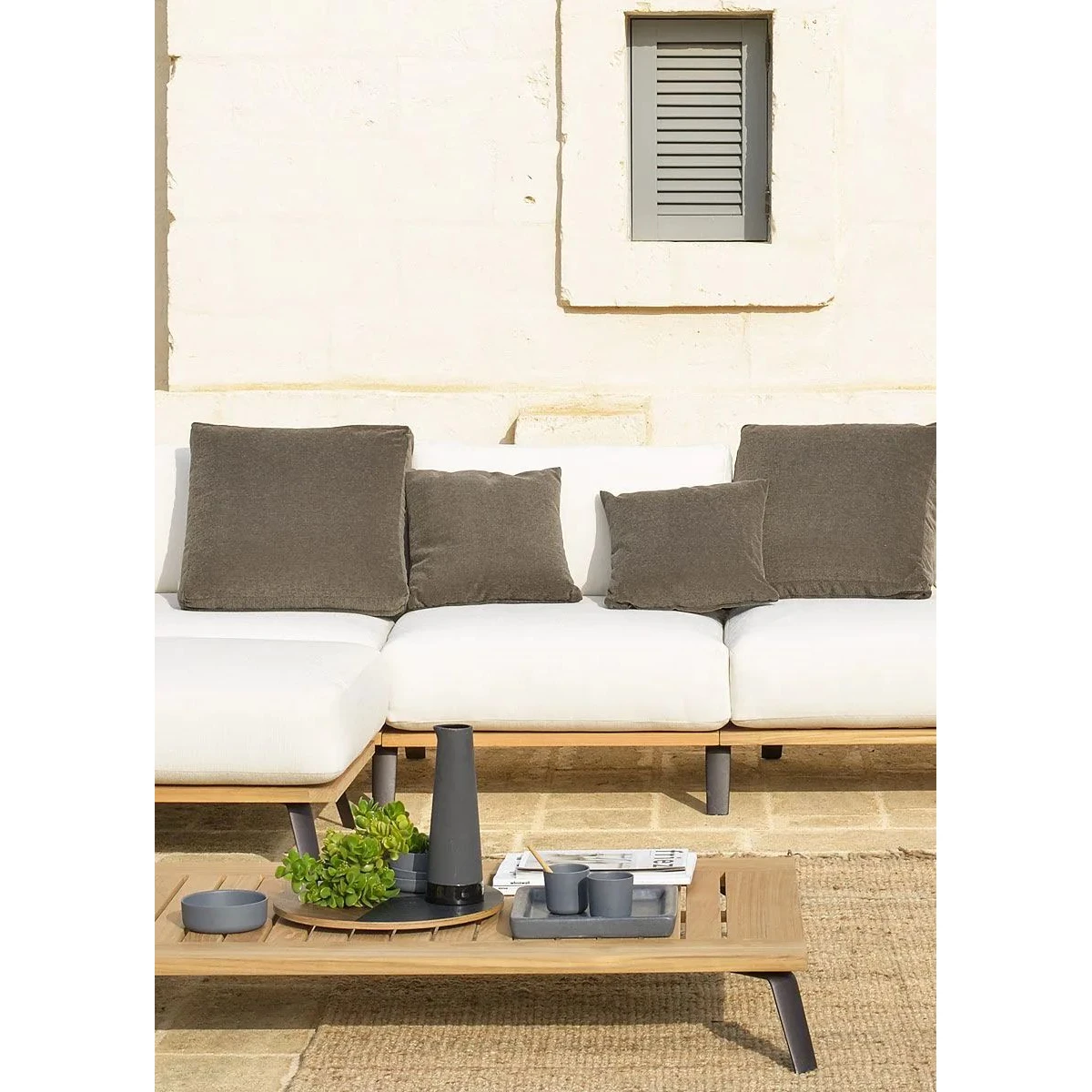 Unopiù Welcome - Handwoven Teak Backrest with seat and backrest cushions