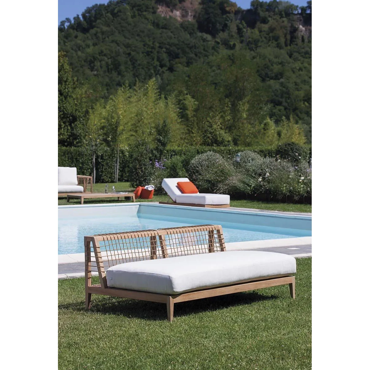 Modulo Schienale Synthesis Unopiù in Teak e Waprolace - Eleganza e Comfort