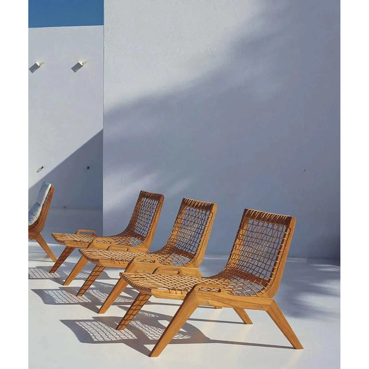 Synthesis Lounge Chair by Unopiù - Teak Wood & WaProLace Design