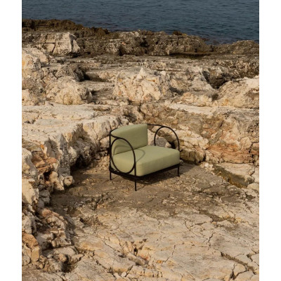 Ariete iron armchair in bronze without seat cushion