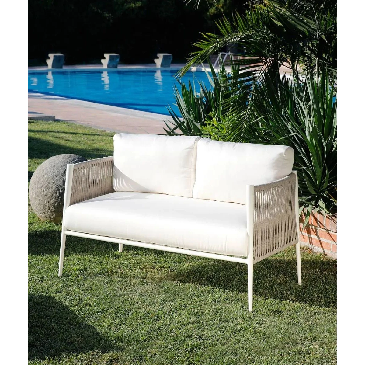 Divano Luce Unopiù (struttura colore bianco) – Bianco Avorio Gartenmöbel