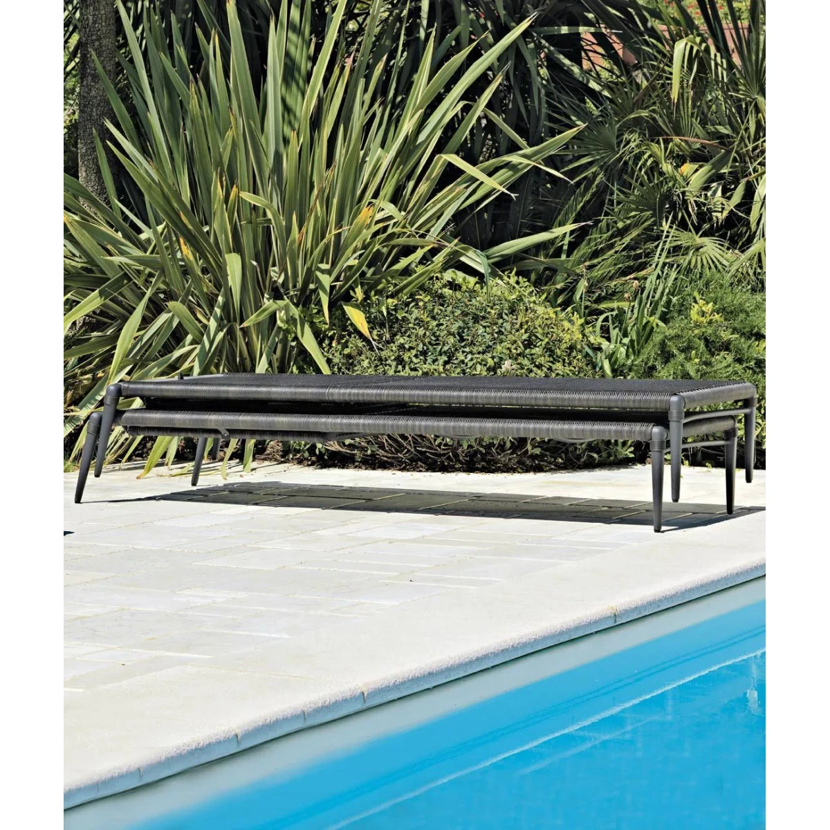 Bain de soleil empilable Unopiù en WaProLace - Élégance et confort