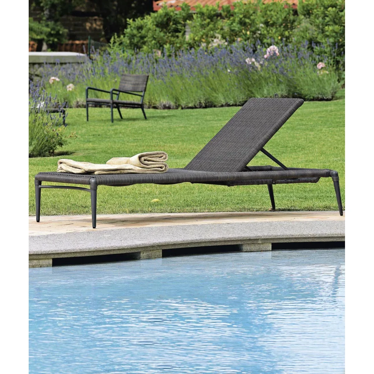 Bain de soleil empilable Unopiù en WaProLace - Élégance et confort