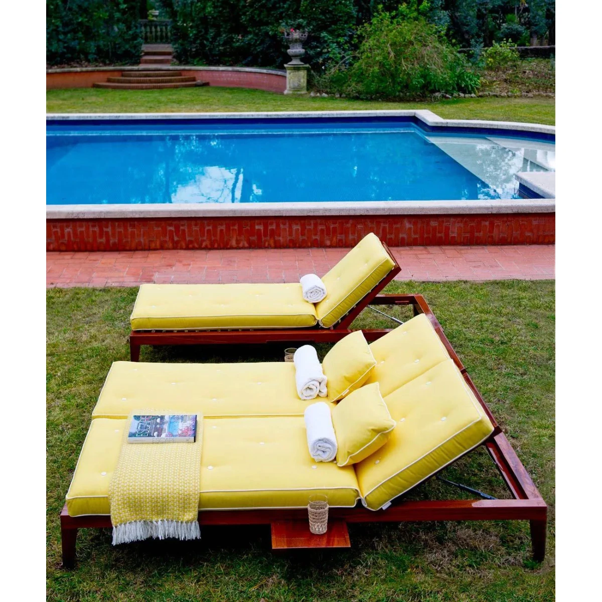 Double Lounger C'est la Vie in Polished Mahogany - No Cushions