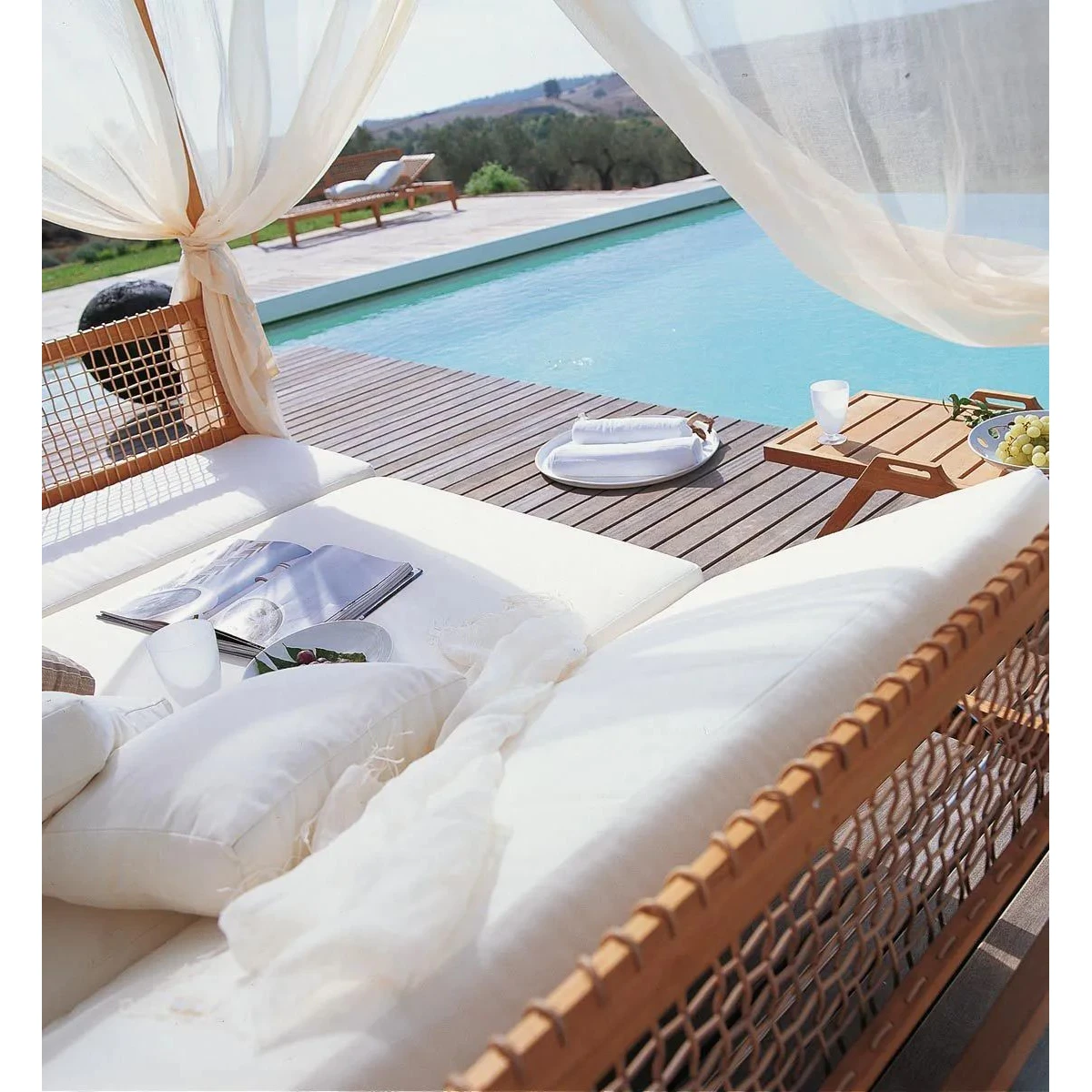 Synthesis Alcove: Dual Adjustable Sleeping Surface by Unopiù