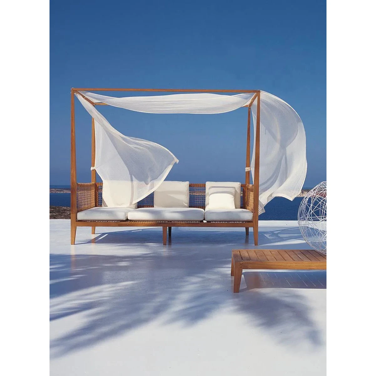 Synthesis Alcove: Dual Adjustable Sleeping Surface by Unopiù