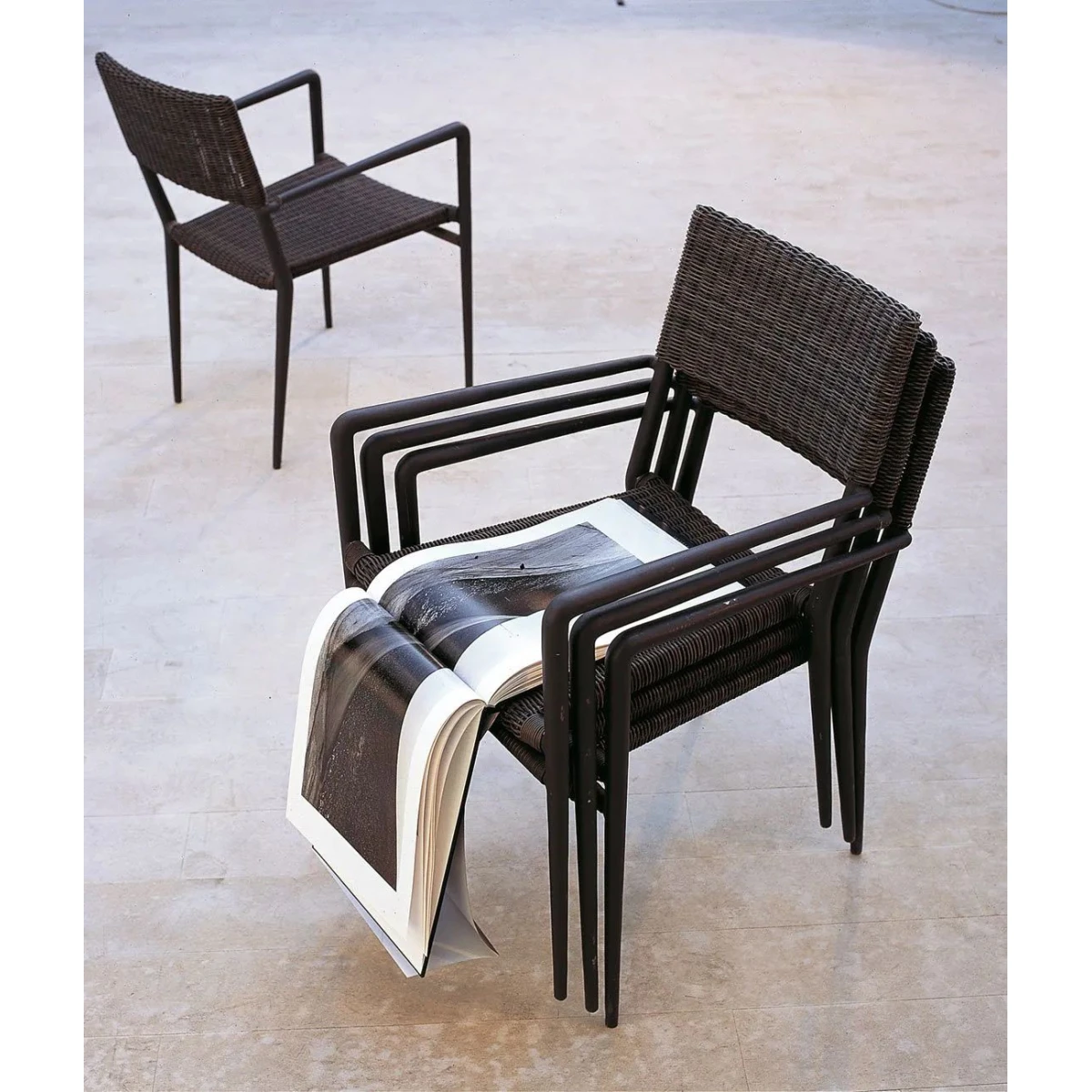 Discover Unopiù's Stackable Armchair Experience in WaProLace