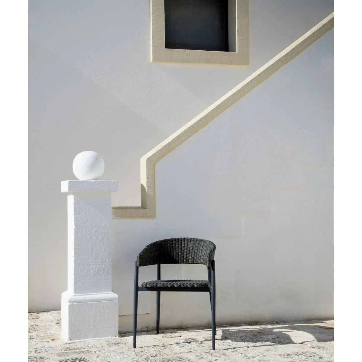 Petit fauteuil Unopiù en WaProLace : confort et élégance extérieure