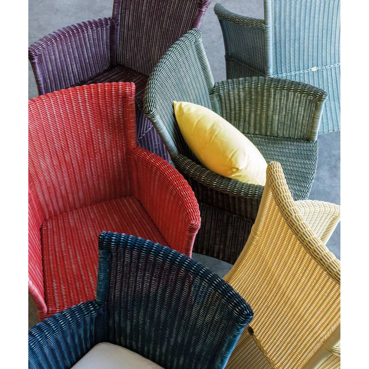 Petit fauteuil Capri Unopiù bleu ciel en WaProlace