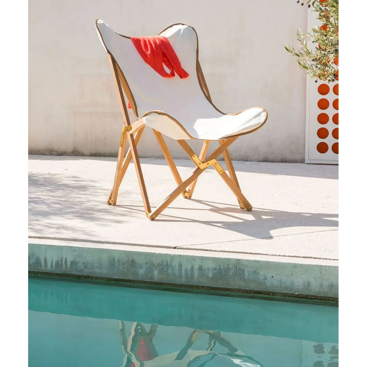 Emy small armchair in teak (only structure)