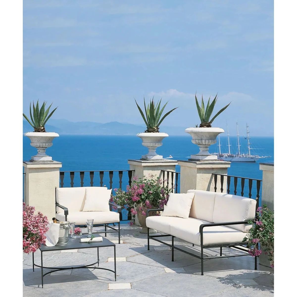 Unopiù Toscana iron sofa (frame only) – Iron Frame – Garden Sofa