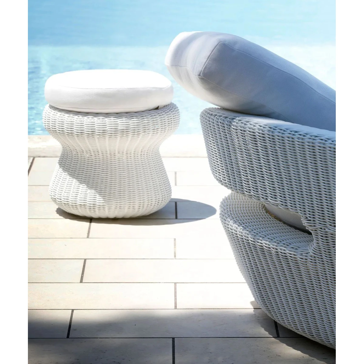 Isola Agorà in Waprolace con cuscino bianco - Unopiù, Eleganza e comfort per il tuo giardino