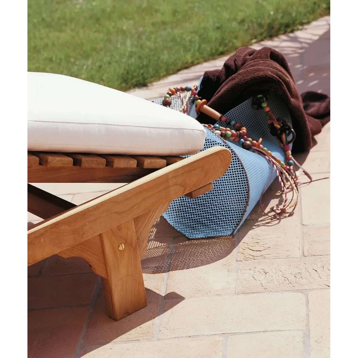 Chelsea Lounger - Teak Outdoor Relaxation | Unopiù