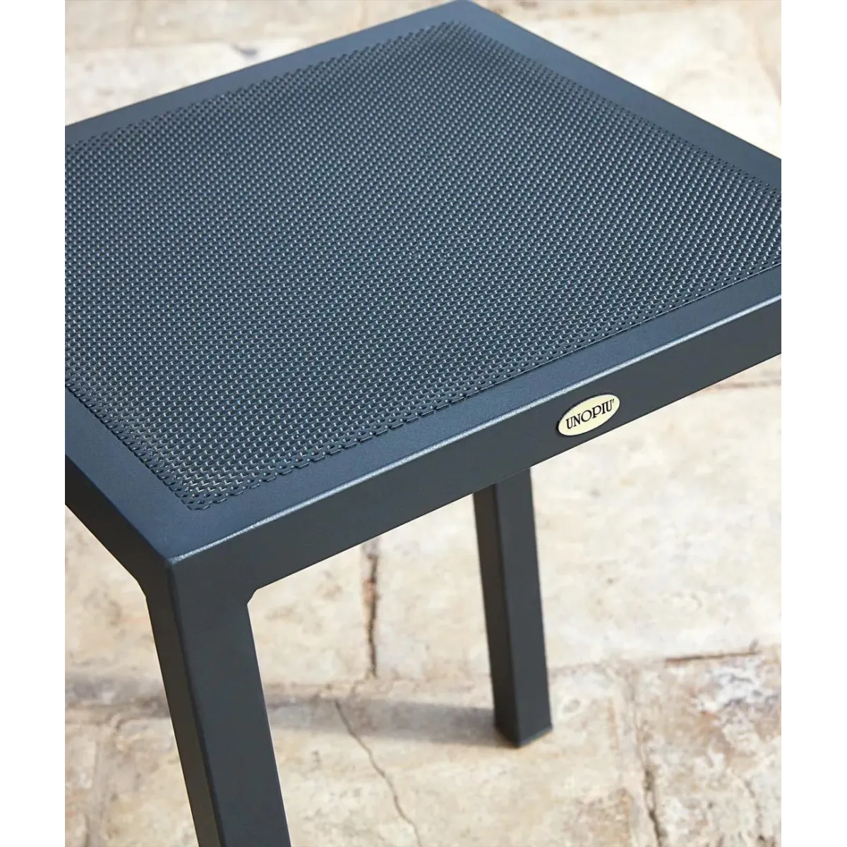 **Unopiù Conrad – Petit tabouret empilable Conrad Unopiù couleur graphite jardin**