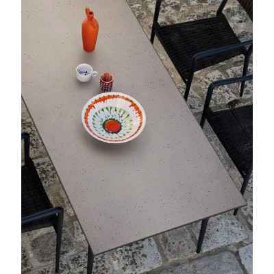 Table carrée Experience de Unopiù en grès