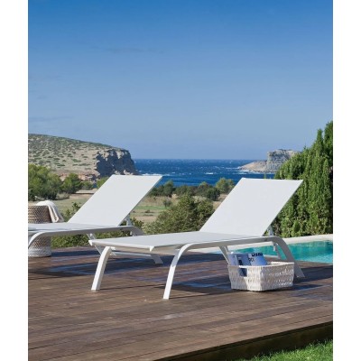 Chaise longue Panarea de Unopiù en aluminium avec housse en blanc