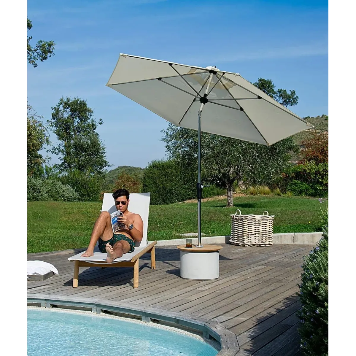 Lipari cement umbrella base with adjustable iroko tabletop Ø 45