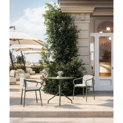 Salò chair with seat and backrest upholstery by Unopiù, sand-coloured tubular aluminium frame