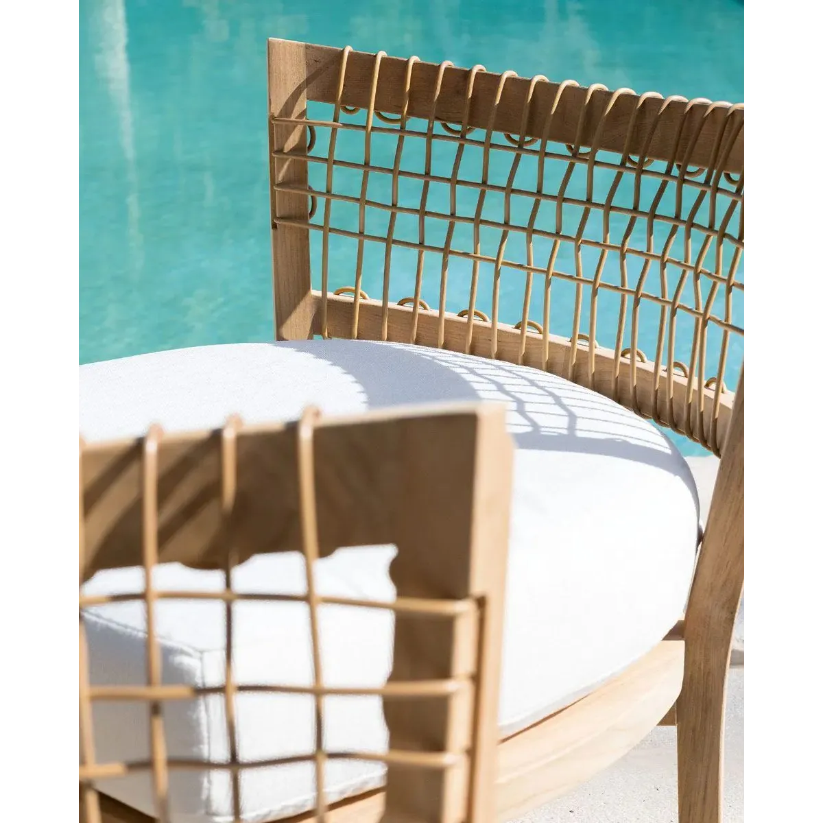 Poltrona bassa Synthesis Unopiù con cuscino - Eleganza e Comfort