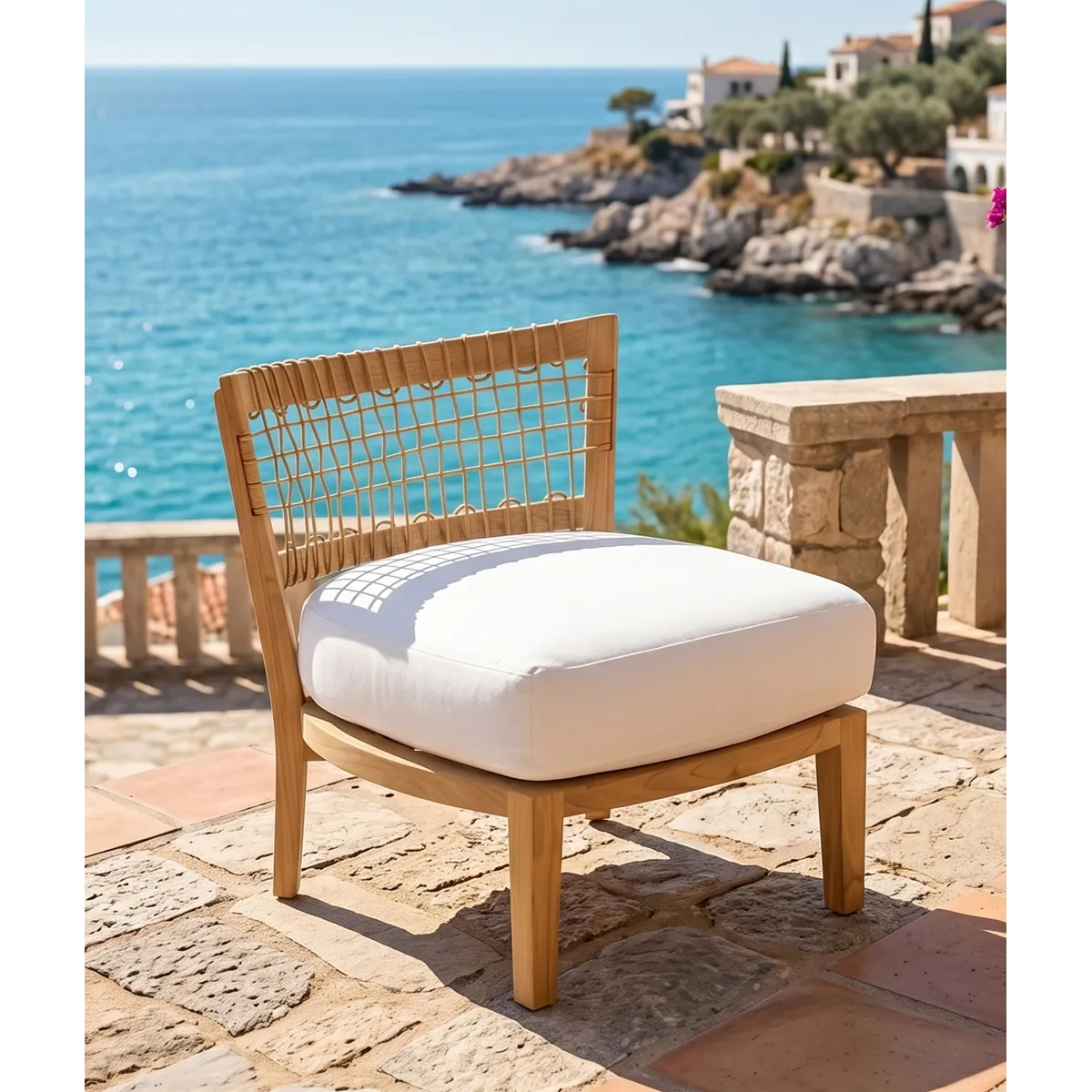 Poltrona bassa Synthesis Unopiù con cuscino - Eleganza e Comfort